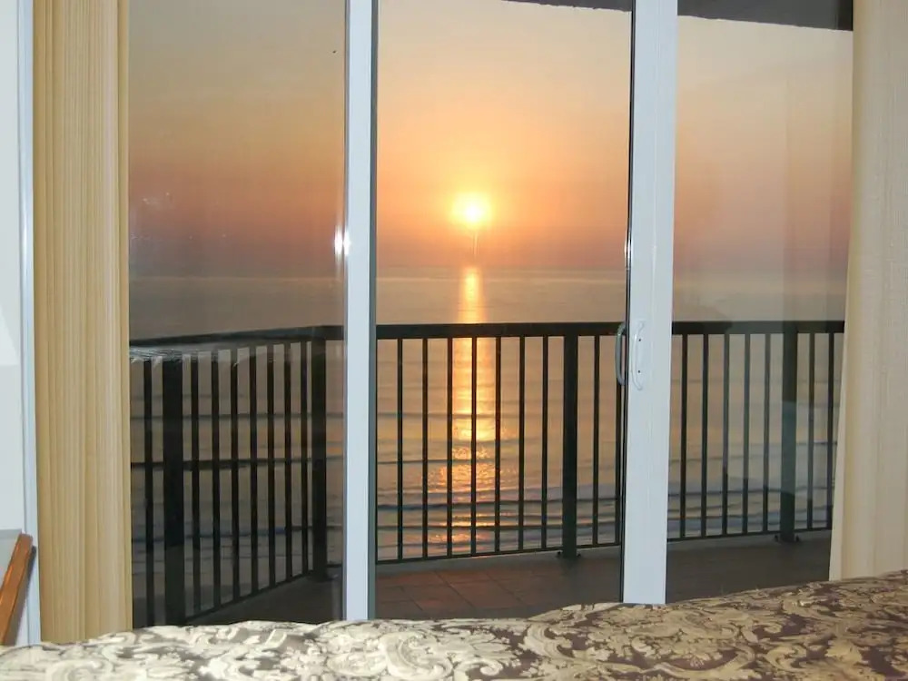 Dimucci TT 1108 3 Bedrooms 3 Bathrooms Condo