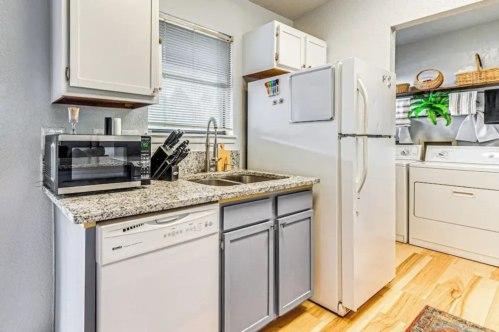 4 Mi to Dtwn: Cozy Family Condo in Ruidoso!
