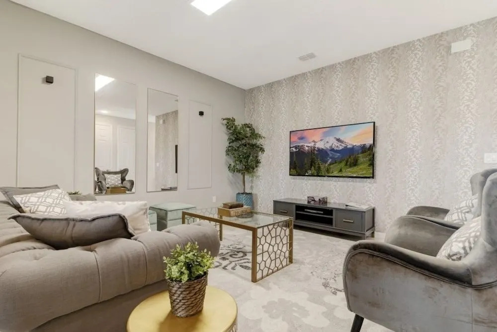 Solaras Finest!! 4 Bed 4 Bath Private Pool 1041 4 Bedroom Townhouse