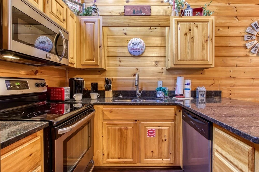 ER260- Magical Moments Great Location- Close to town cabin