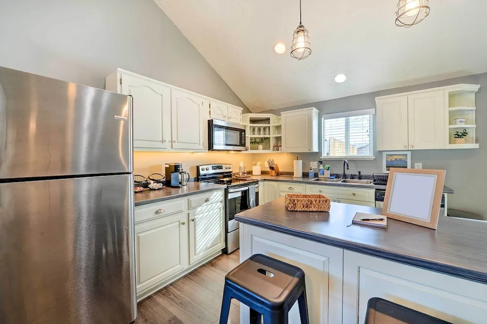 Centrally Located Pinedale Vacation Rental