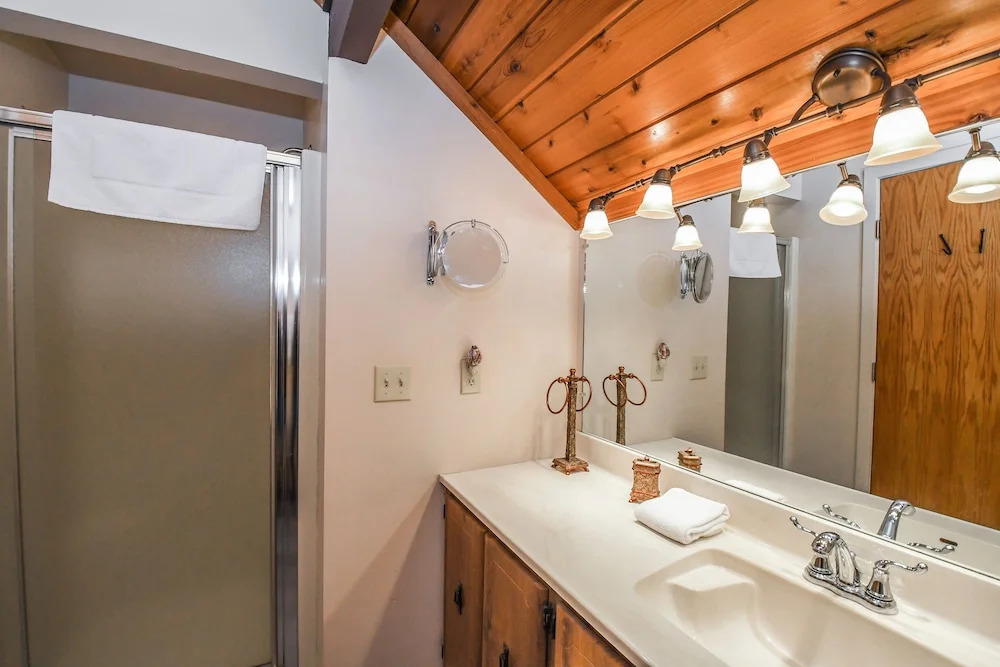 Arrowhead Village 3 Bedroom Townhome #15