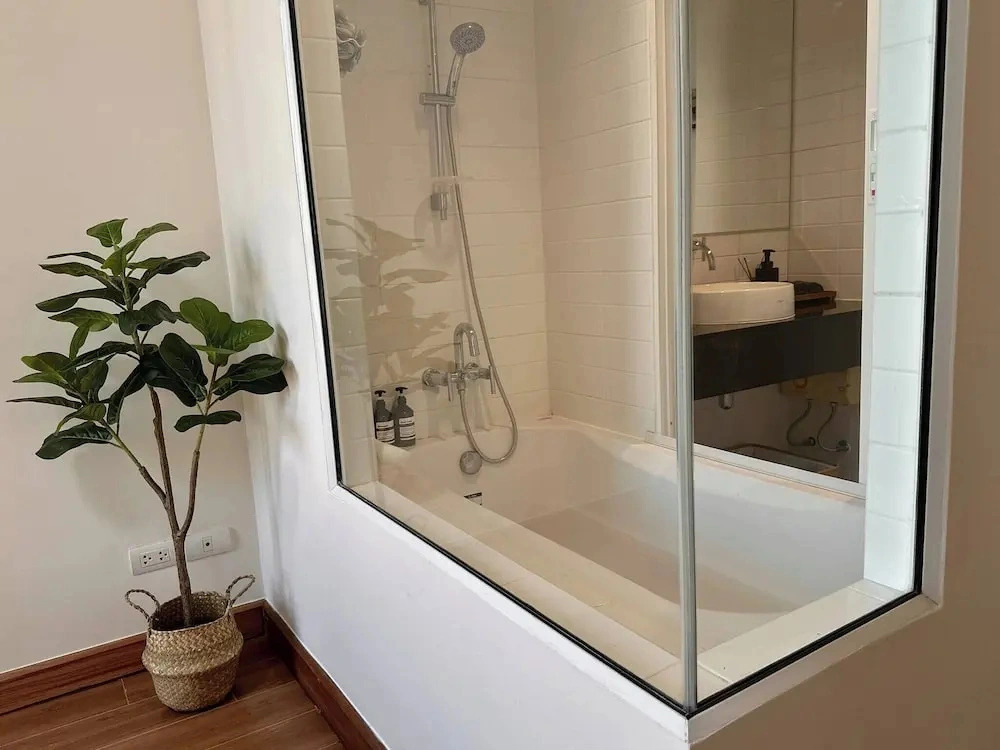 Modern Luxury Escape BTS Udom Suk 0m