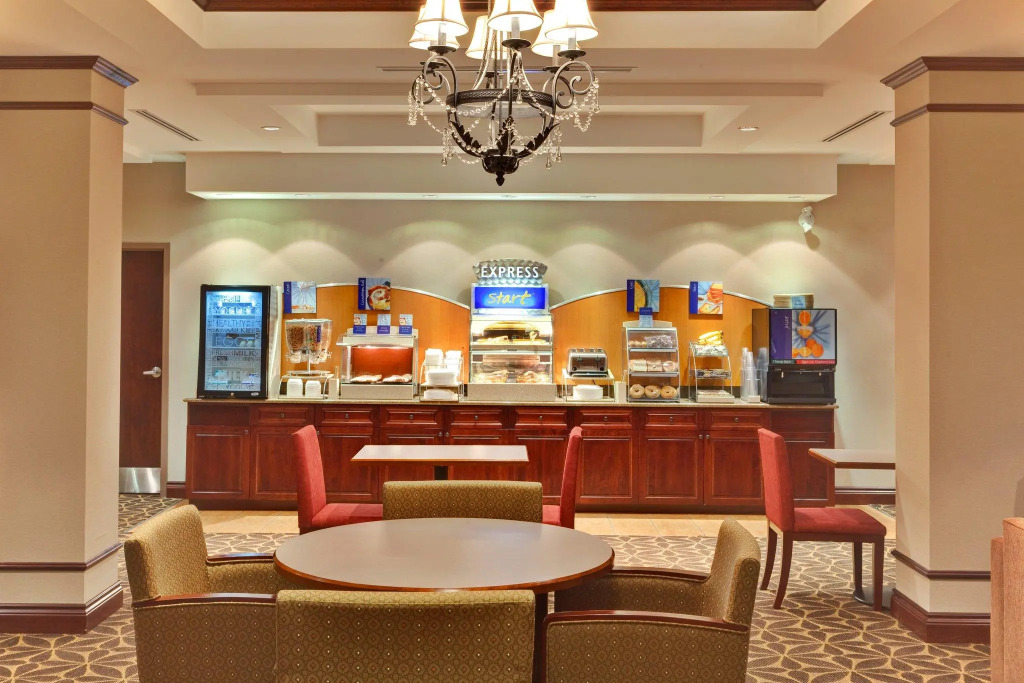 Holiday Inn Express Hotel & Suites Brockville by IHG