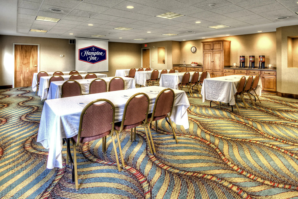 Hampton Inn & Suites Kalamazoo-Oshtemo