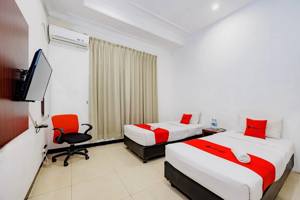 RedDoorz at Hotel Artama Pandanaran Semarang