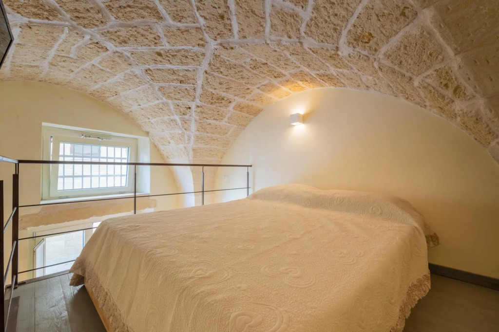 Studio apartment with kitchen in the historic center of Lecce-Casa Anibaldi