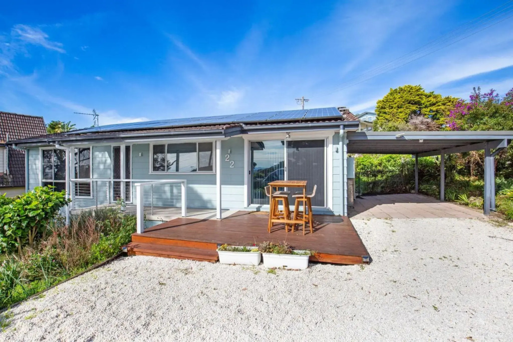 WindanSea Cottage - Pet Friendly - Ocean Glimpses