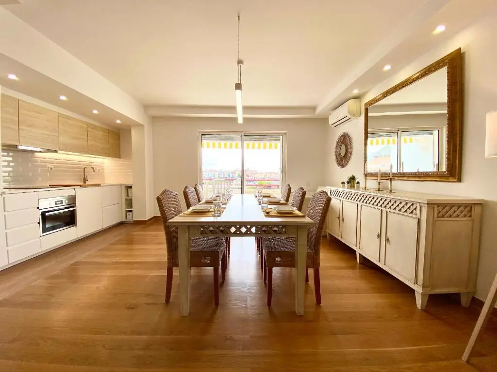 Home Out Luxury Marina Apartment - 2 Bedrooms Sea View