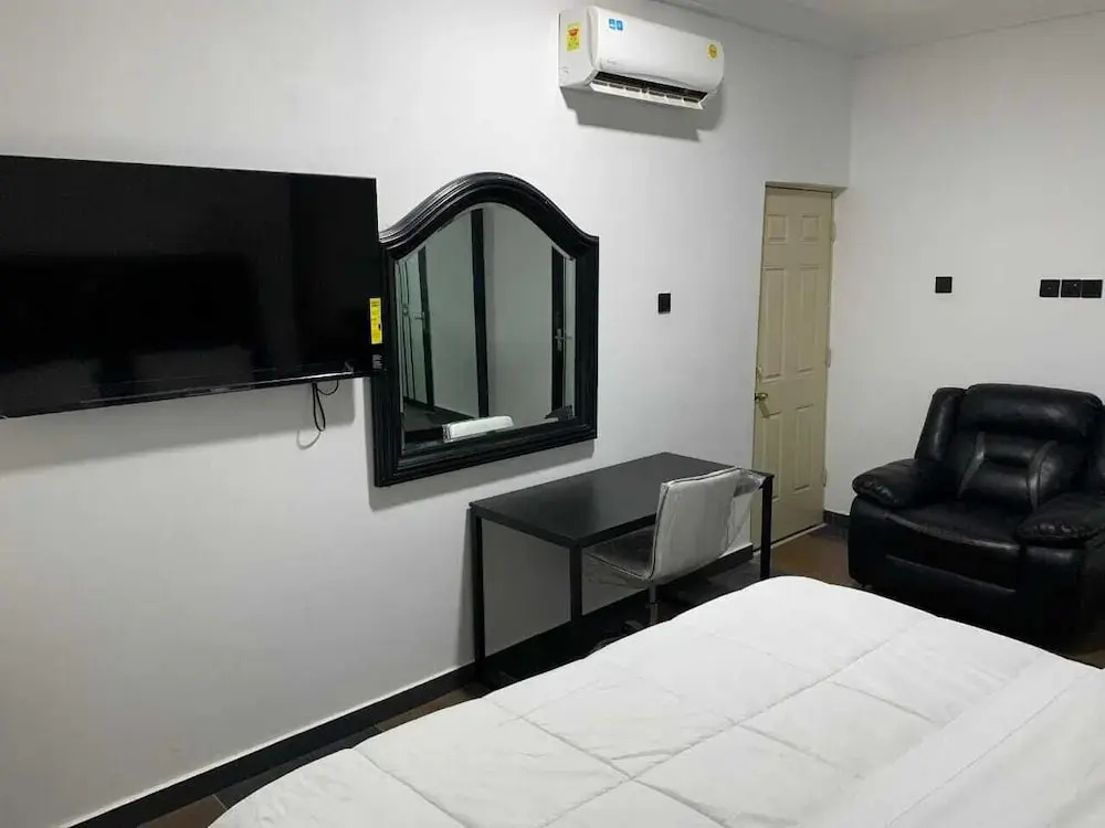 Zab's Suite Hotel