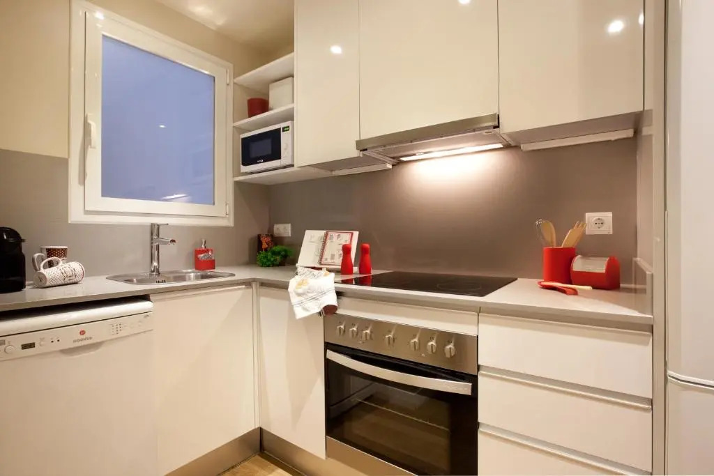 Enjoybcn Coliseum Apartments