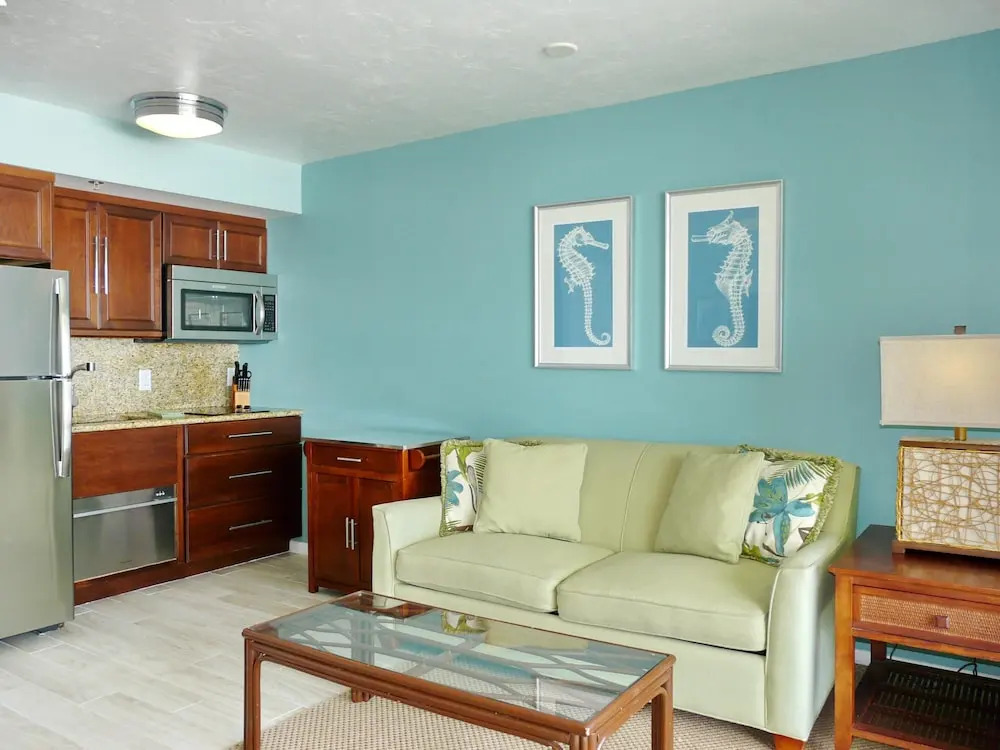 Unique Beachfront Condo With Panoramic Beach View