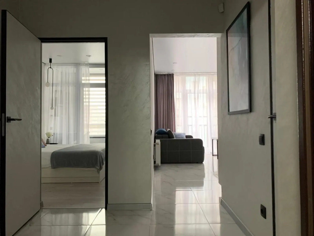 MAKSIM Modern Apartment