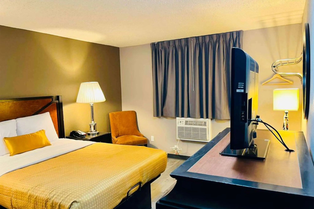 Super 8 by Wyndham Benton Harbor St Joseph