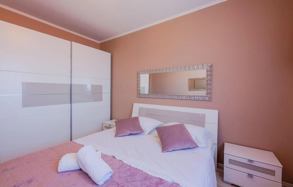Stunning Home in Prigradica With Wifi and 2 Bedrooms