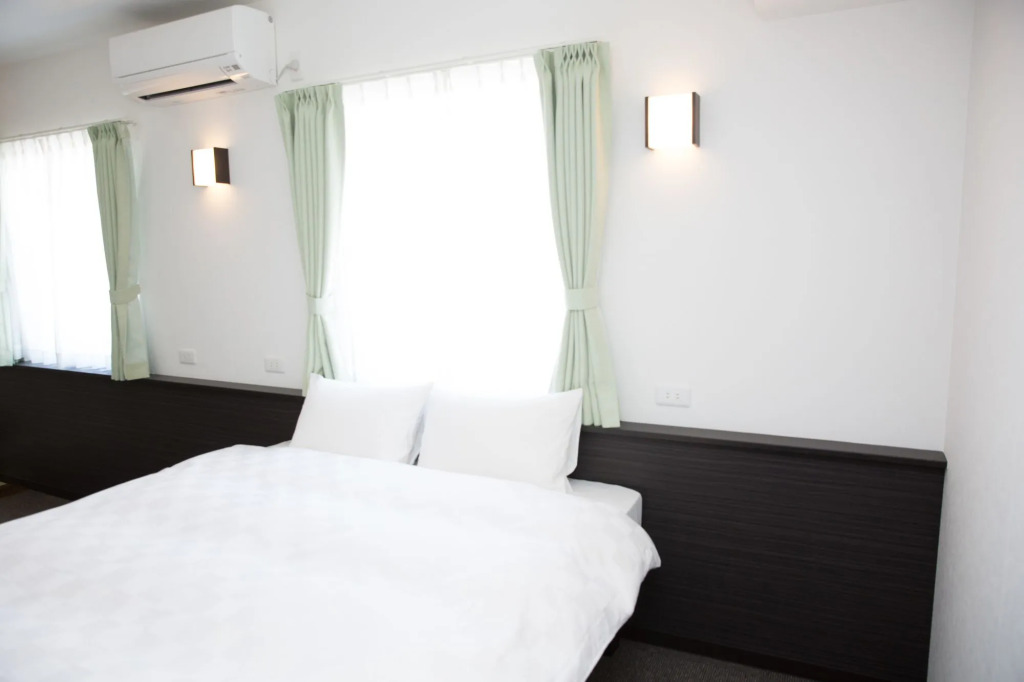 Universal Hotel Reborn