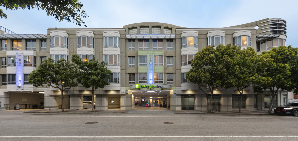 Holiday Inn Express Hotel & Suites Fishermans Wharf by IHG