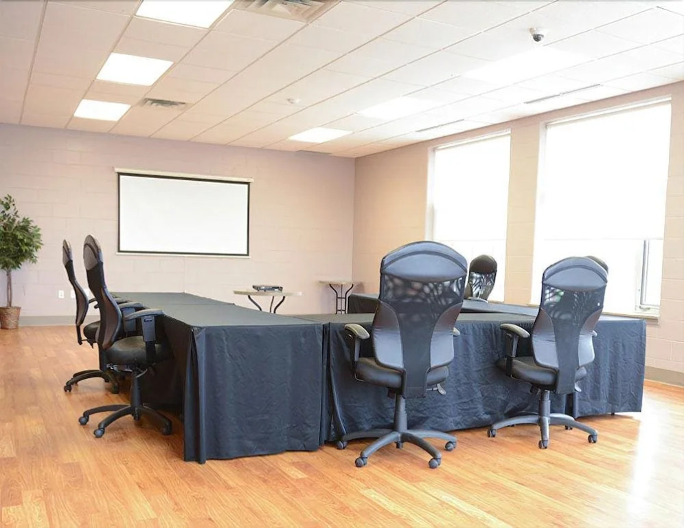 Residence & Conference Centre - Welland