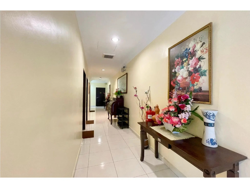OYO 90369 Safari Hotel Lumut