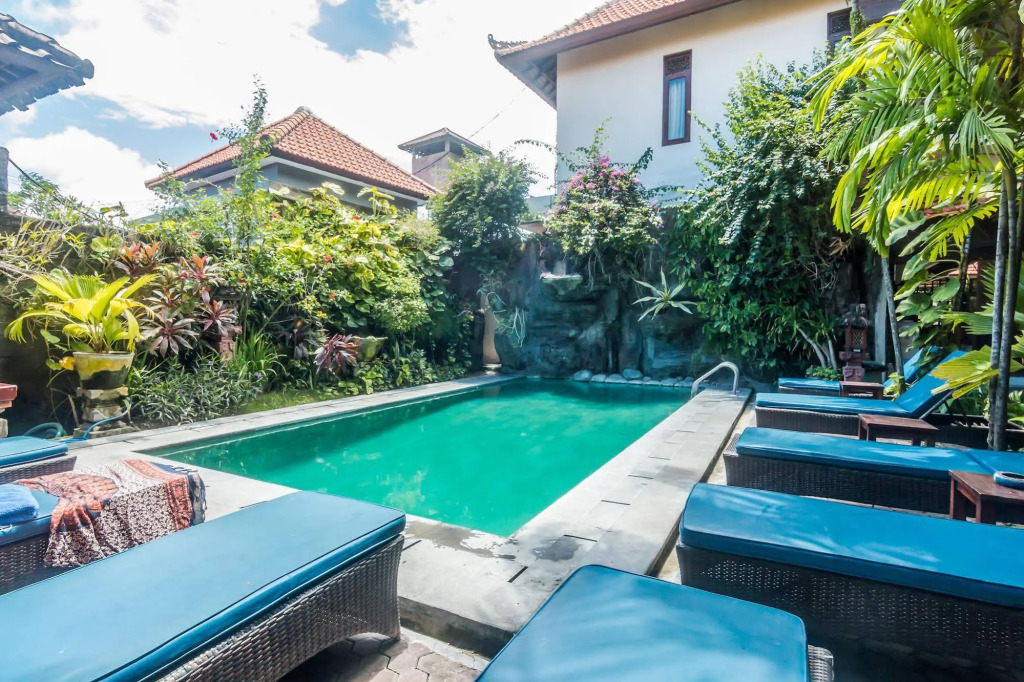 ZEN Rooms Sanur Danau Toba
