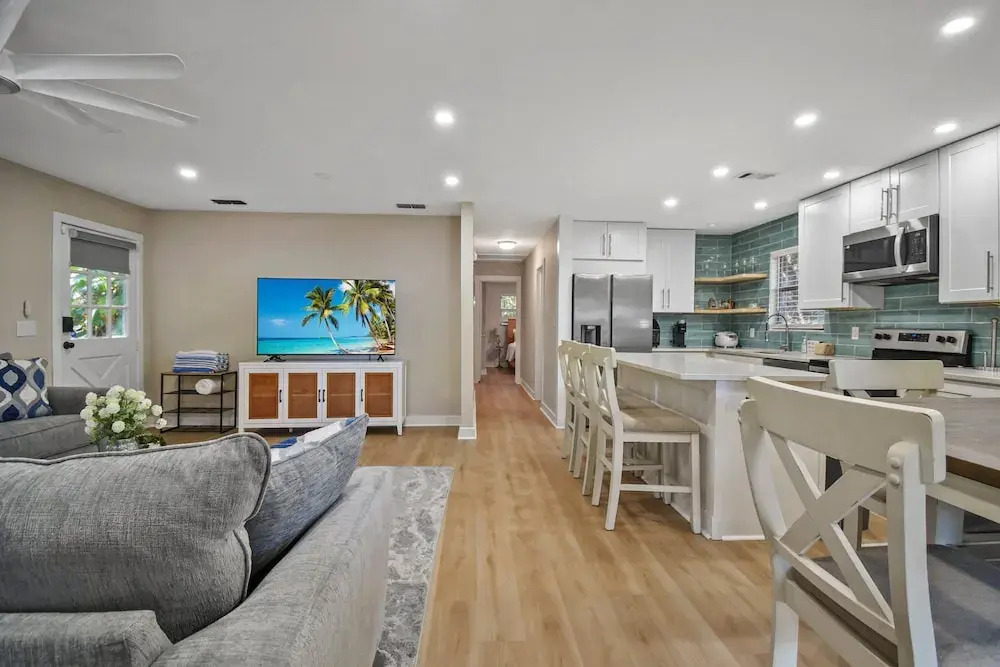 Family & Pet-friendly Home Near Beach, Downtown & Boat Ramp