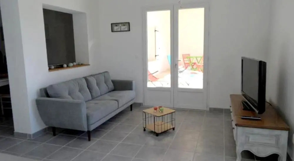 Apartment With 3 Bedrooms in Noves, With Wonderful Mountain View, Shared Pool, Enclosed Garden