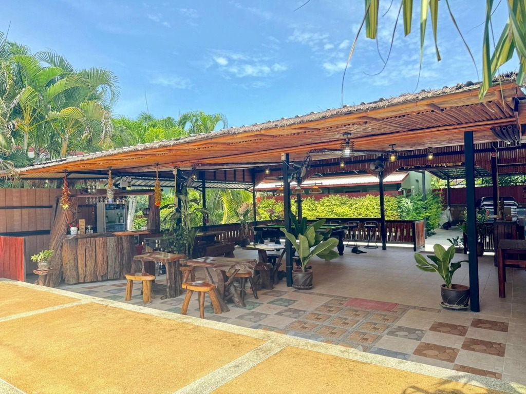 AJ Paradise Resort