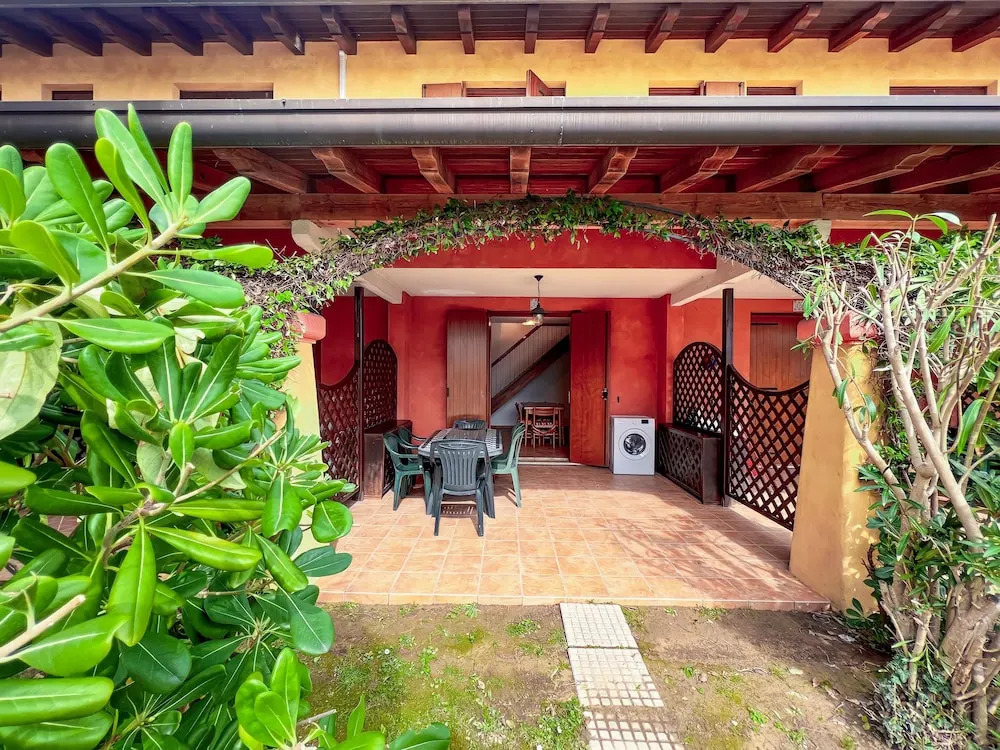 Terraced Home With Kids Playground
