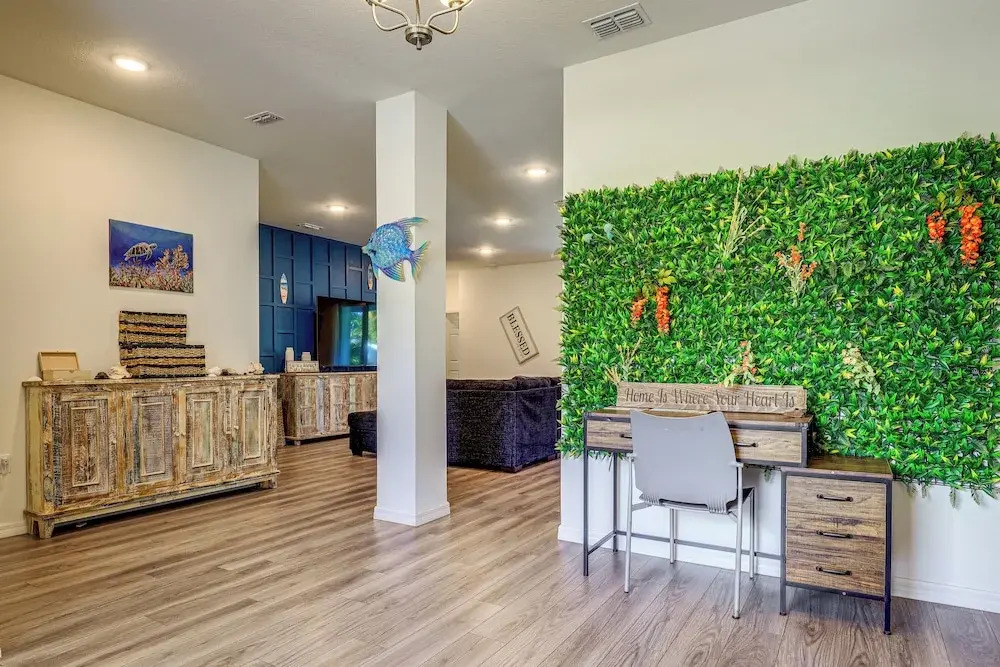 Spacious Home Near Dtwn Psl: Travel Nurses Welcome