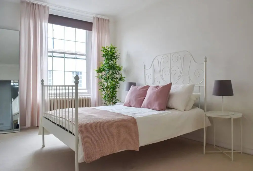 Spacious 4 Bedroom West London Flat