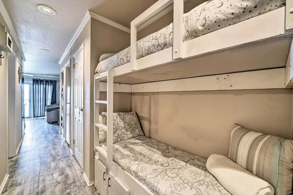 Updated Front Beach Condo w/ Resort Amenities!