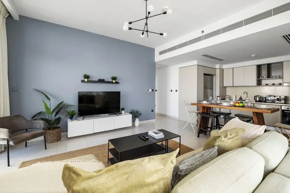 2BR Beachfront Gem with Dazzling Views of the Palm