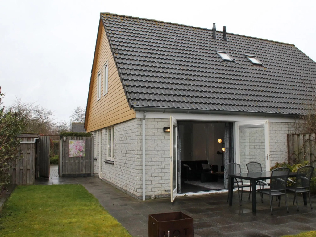 Nice Holiday Home With Washing Machine, in a Holiday Park 200m. From the Beach