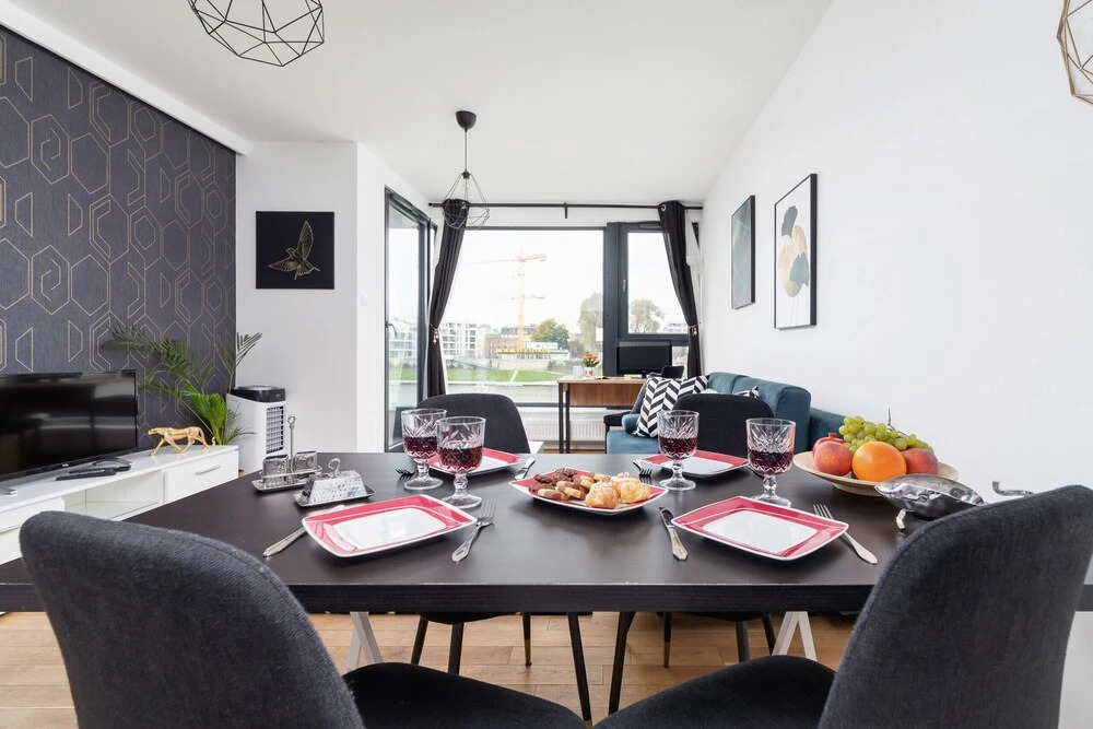 Riva Verona Apartment by Renters Prestige