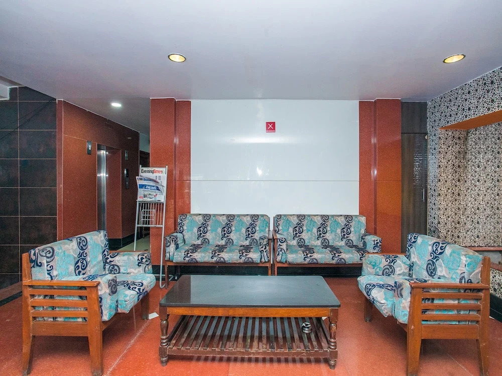 OYO 3778 Hotel Pulkeshi