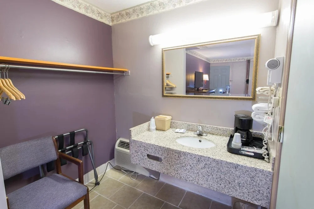Budget Inn Express