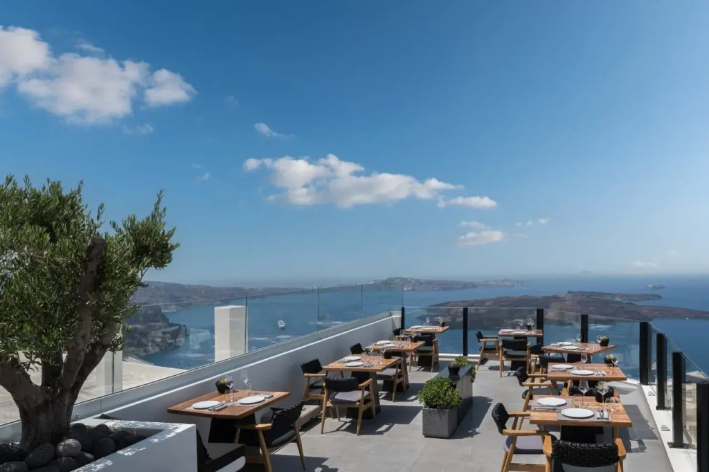 Akra Suites & Spa
