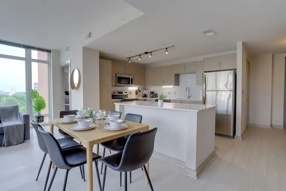 Wonderful 2BR Condo at Crystal City