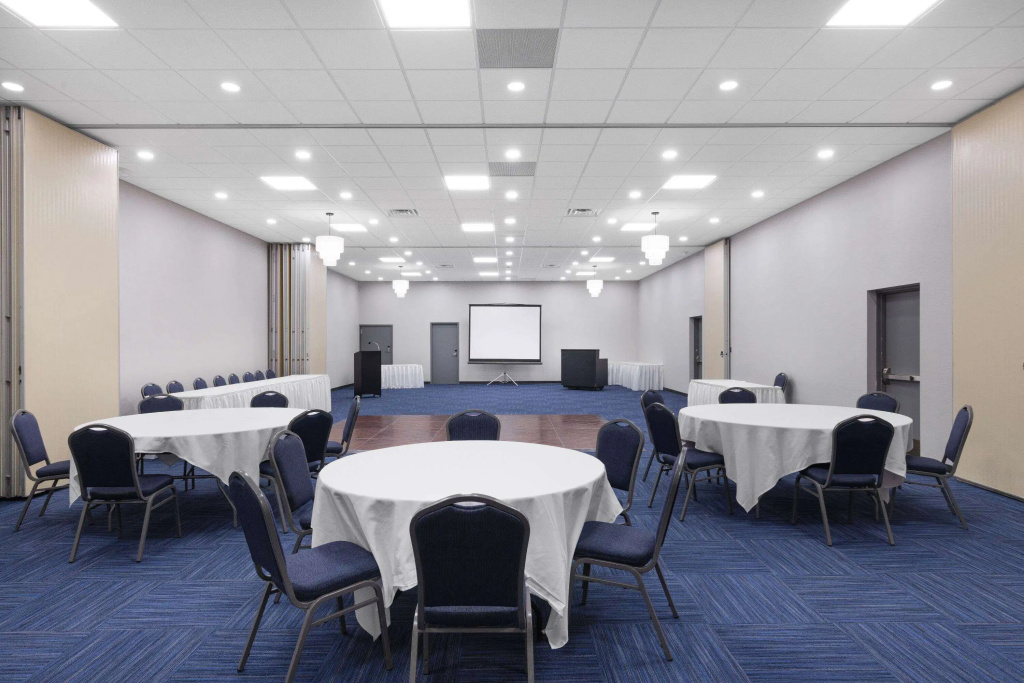Hawthorn Extended Stay by Wyndham Wichita Airport