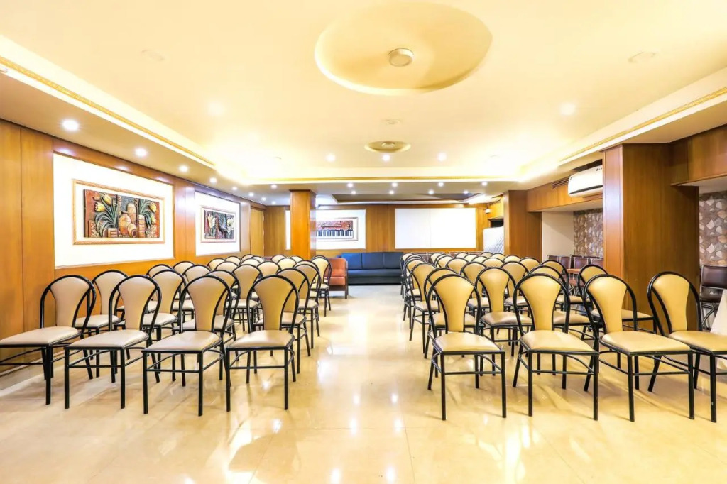 Fabhotel Sri Krishna Suites