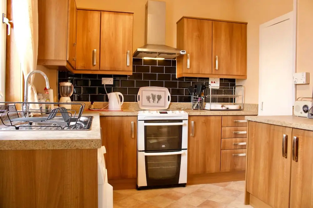 2 Bedroom Edinburgh Apartment