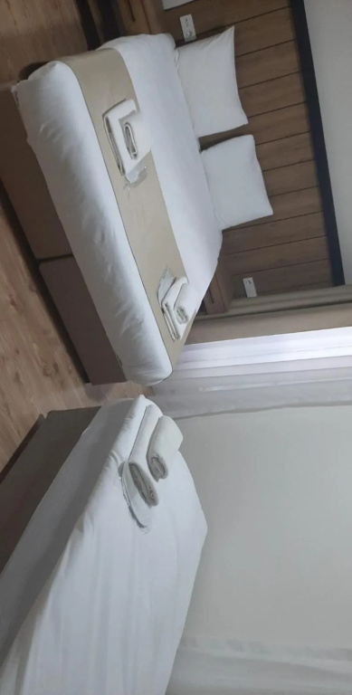 La Pera Suites