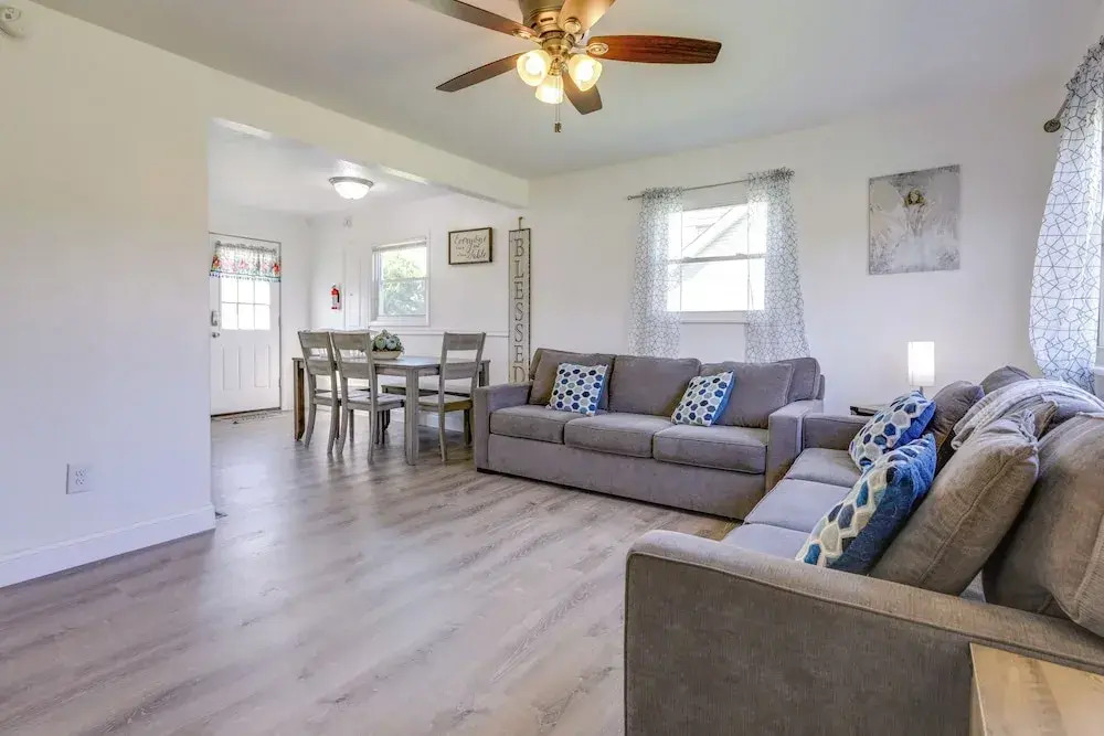 1 Mi to Main Street: Family Home in Williamstown