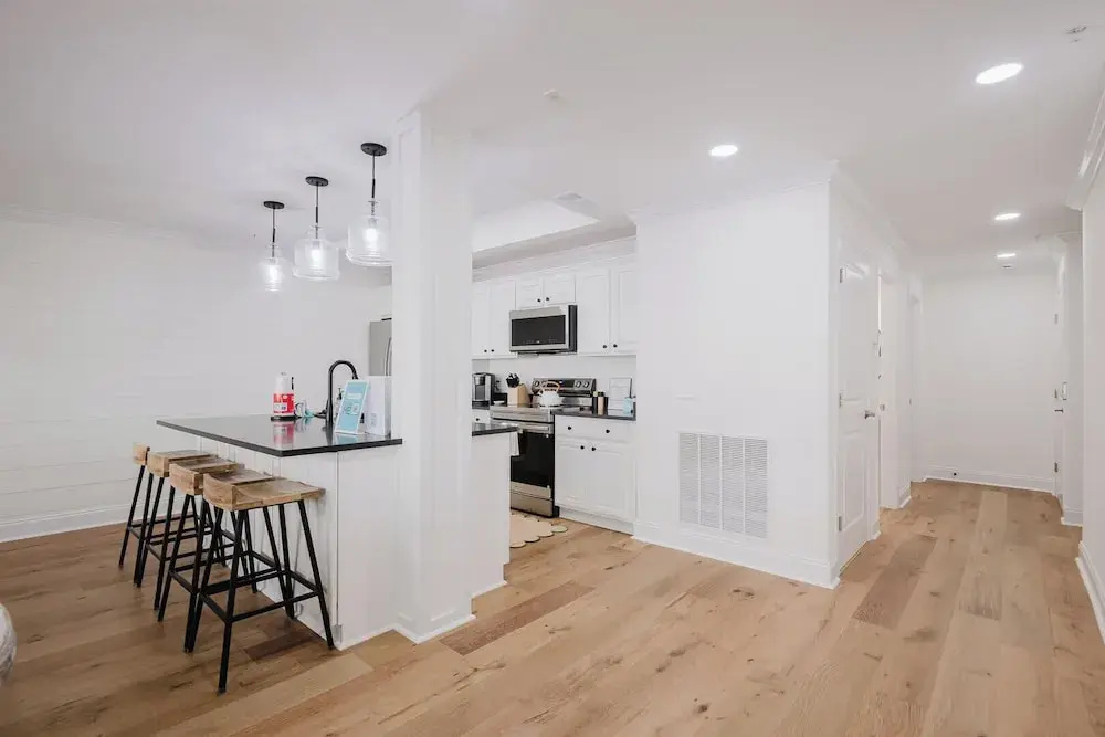 Lowcountry Landing! 3-story Townhouse in Old Town's Promenade