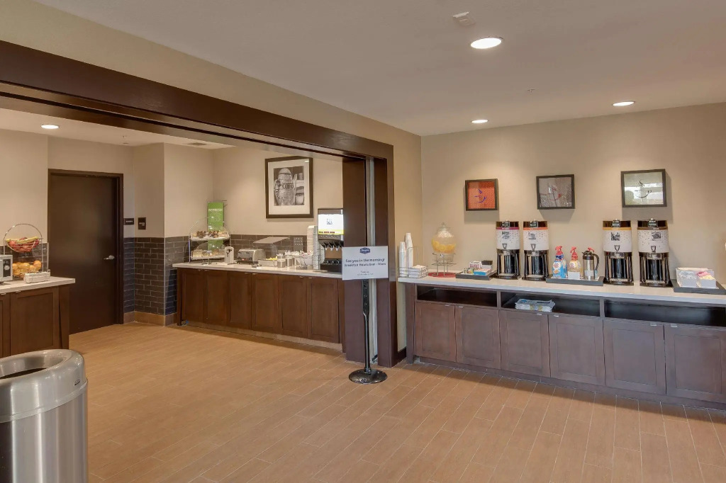 Hampton Inn & Suites Los Angeles - Glendale