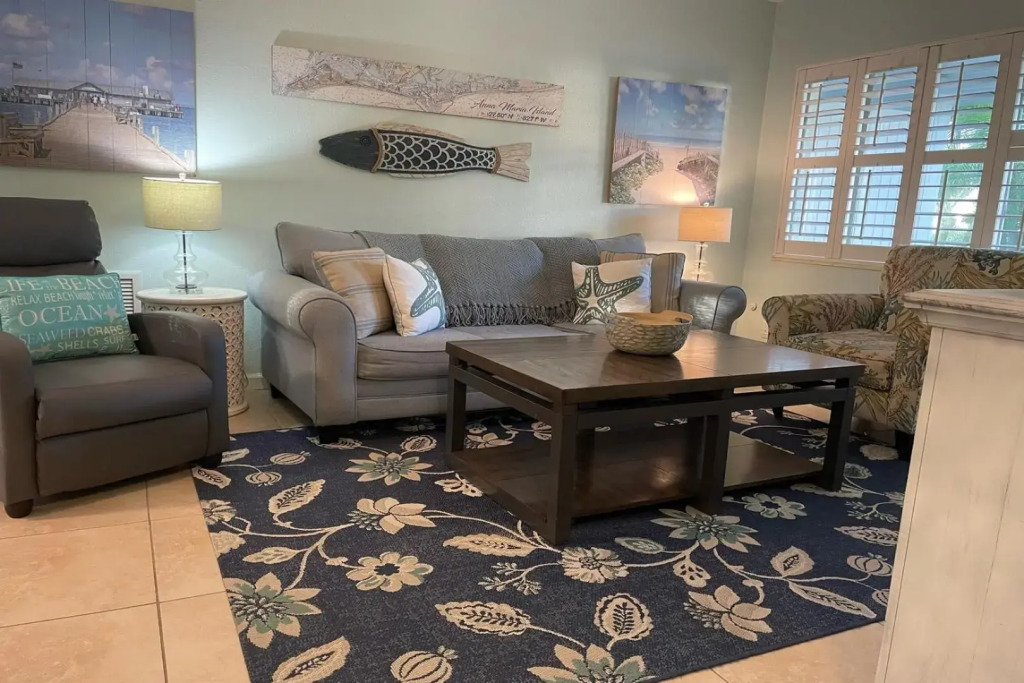 Barefoot Dreams - 201 - 76th E