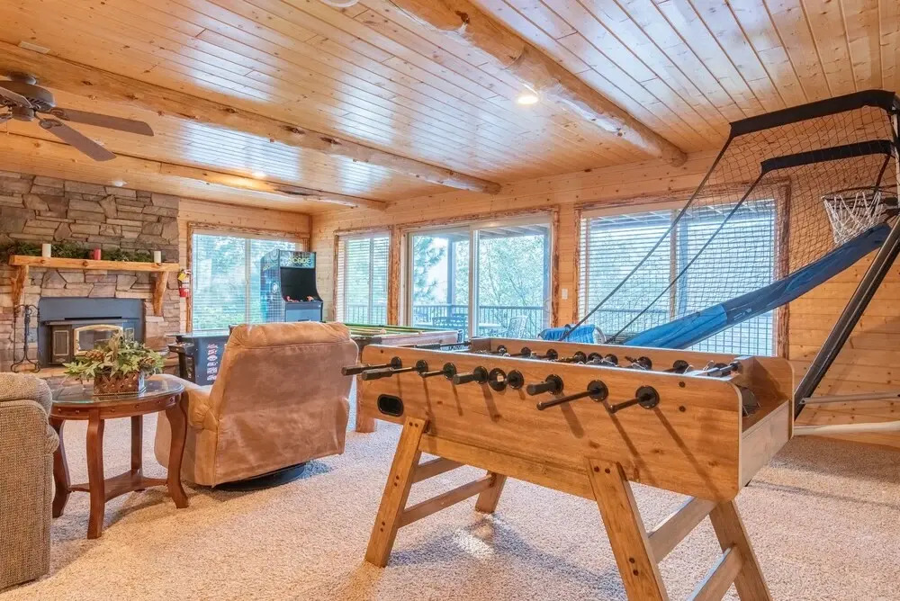 15 - The Lodge At Timberline Trail 4 Bedroom Home by Redawning