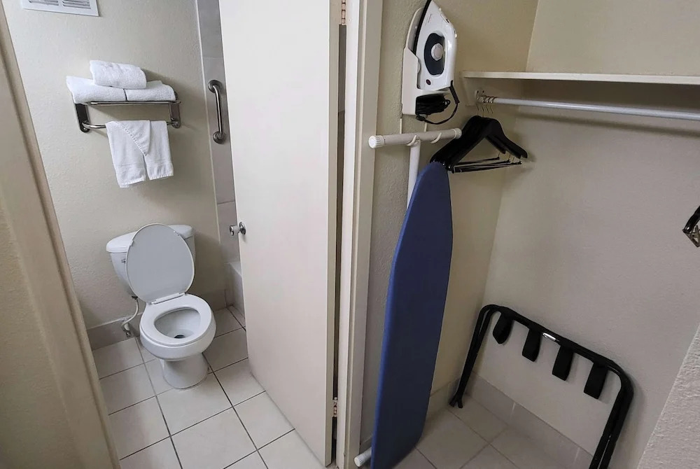 Hotel Monarchy & Suites