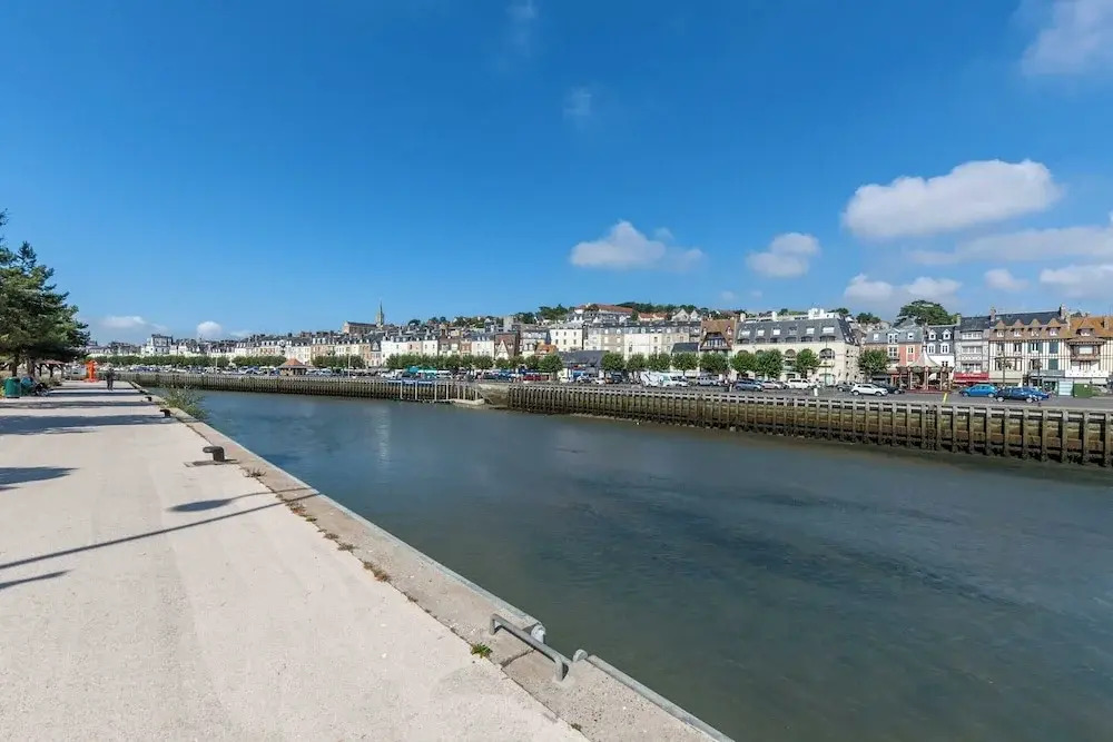Beautiful Equipped Apartment in Downtown Deauville 4p/1br