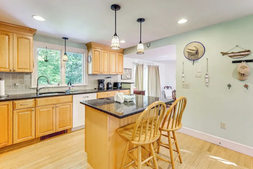Game Room + Patio: Quiet Centerville Beach Base